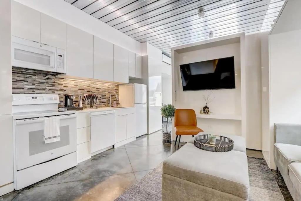 Kcm Mikros Smart Apartments 7 클리블랜드 외부 사진