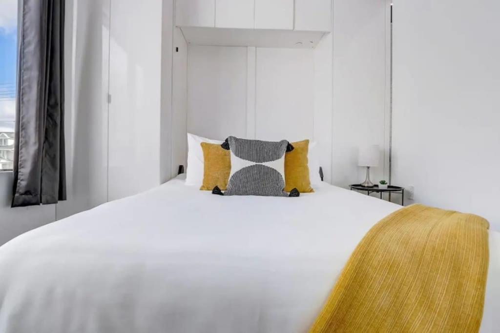 Kcm Mikros Smart Apartments 7 클리블랜드 외부 사진